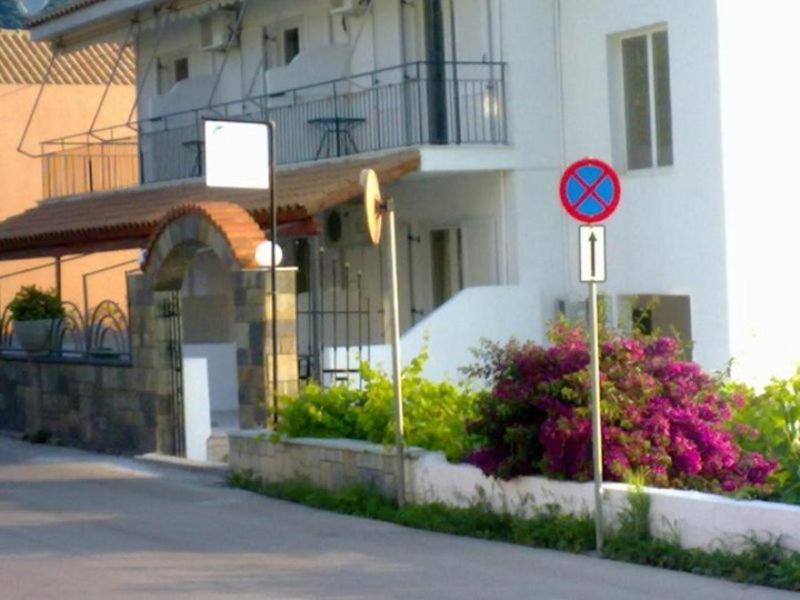 Ballas Apartments Айя-Евфимия Экстерьер фото